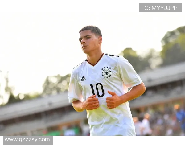 水瓶座足球球星盘点:这些天才球员展现非凡才华与独特个性 水瓶座足球球星盘点:这些天才球员展现非凡才华与独特个性