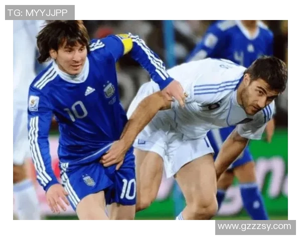 足球球星跑姿解析:不同风格对比赛表现的影响与启示 足球球星跑姿解析:不同风格对比赛表现的影响与启示